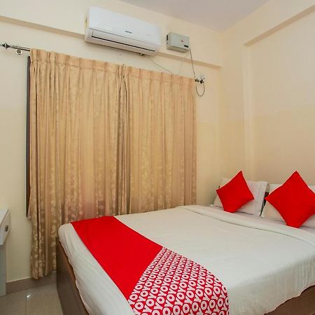Готель Oyo 4797 Lulu Hospitality Yelahanka Екстер'єр фото