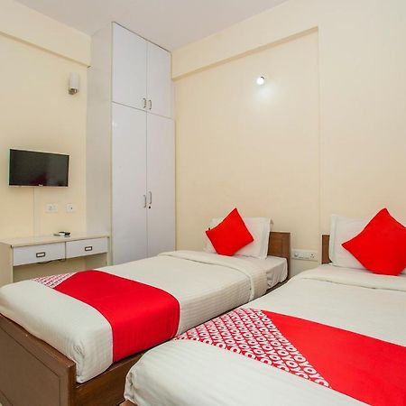 Готель Oyo 4797 Lulu Hospitality Yelahanka Екстер'єр фото