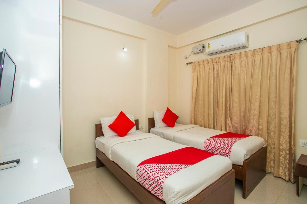 Готель Oyo 4797 Lulu Hospitality Yelahanka Екстер'єр фото