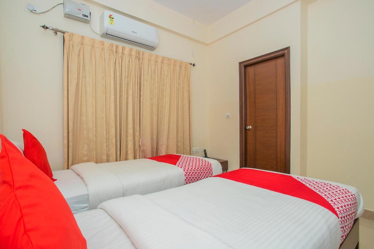 Готель Oyo 4797 Lulu Hospitality Yelahanka Екстер'єр фото