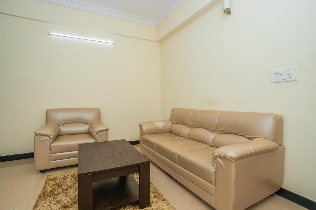 Готель Oyo 4797 Lulu Hospitality Yelahanka Екстер'єр фото