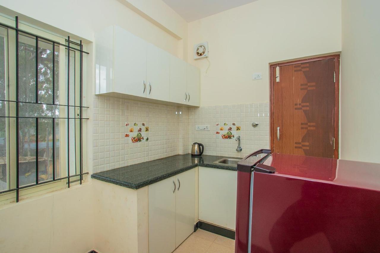 Готель Oyo 4797 Lulu Hospitality Yelahanka Екстер'єр фото