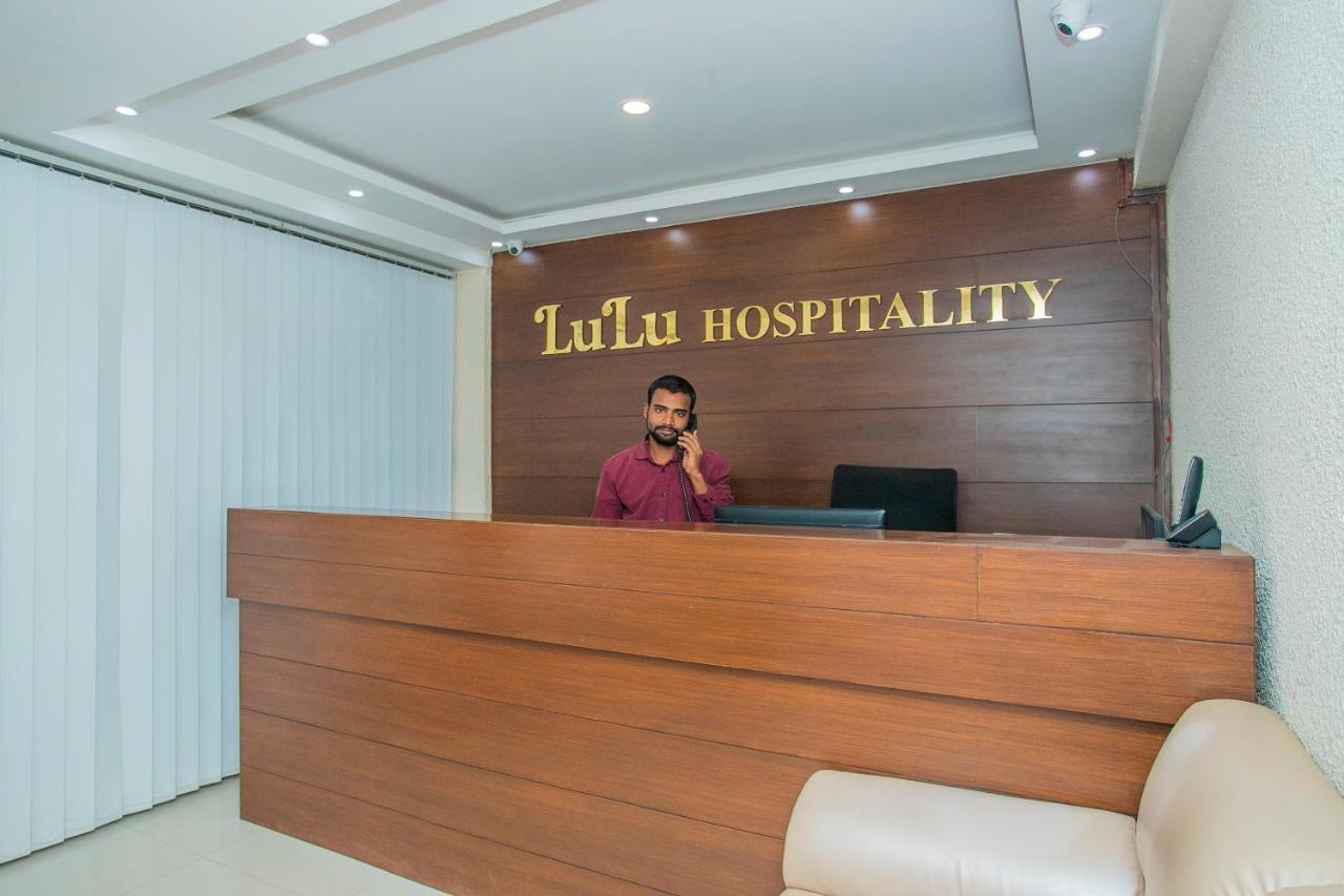Готель Oyo 4797 Lulu Hospitality Yelahanka Екстер'єр фото