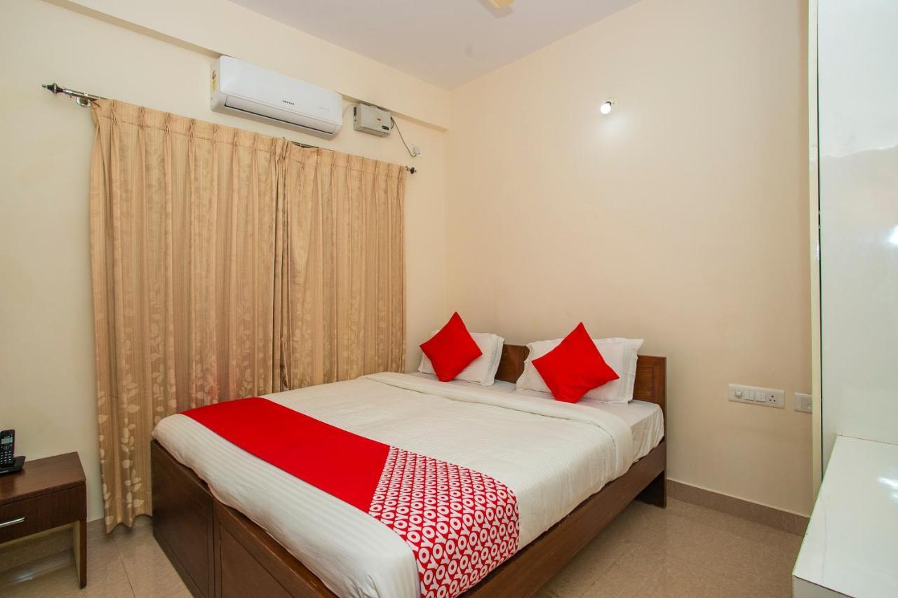 Готель Oyo 4797 Lulu Hospitality Yelahanka Екстер'єр фото